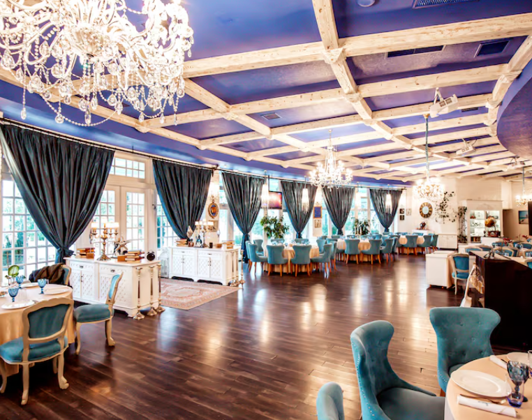 Montreal Reception Hall: Finding Memories That Cost Nothing.